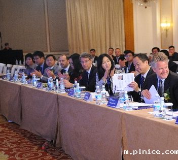 为中欧商业地产投资发展论坛提供同传翻译